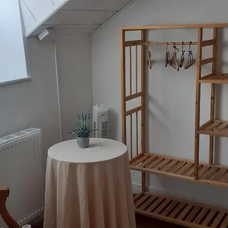 Les Petits Chemins Проживание в семье
