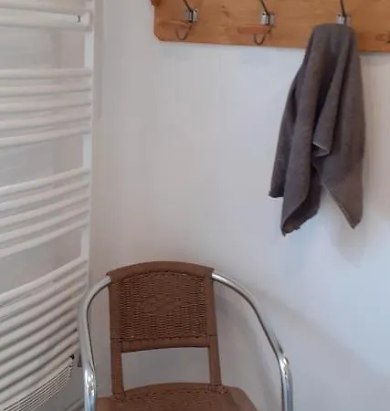 Проживание в семье Les Petits Chemins